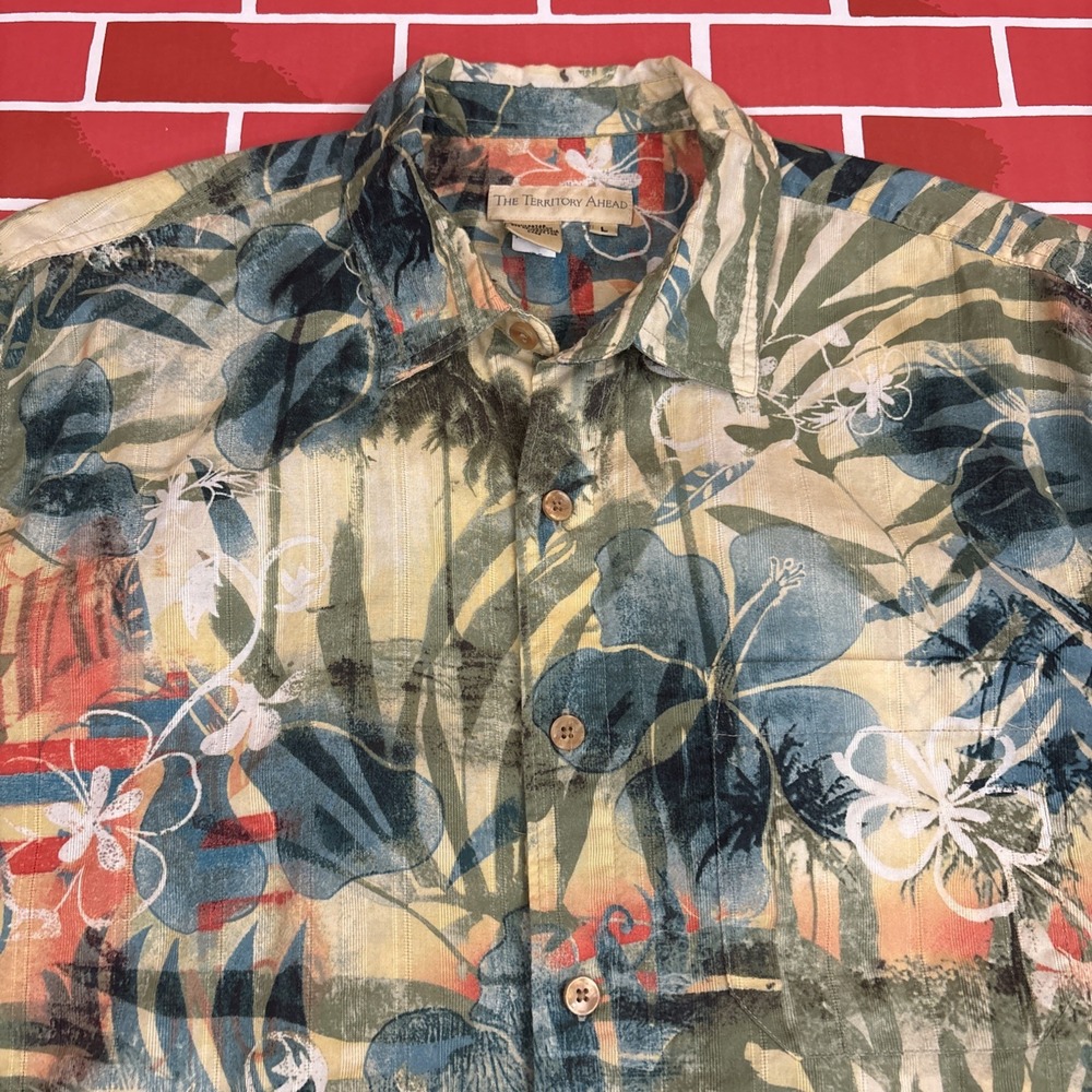 The Territory Ahead Hawaiian Shirt Mens Large Floral Short Sleeve